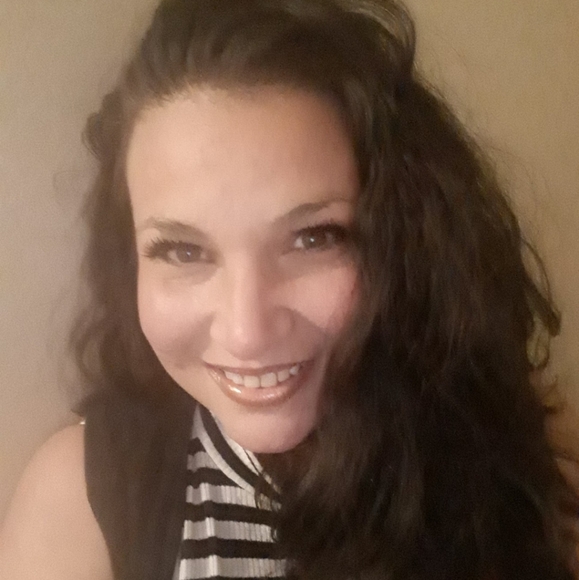 Meet your Posher, Erin! - Picture 8 of 16